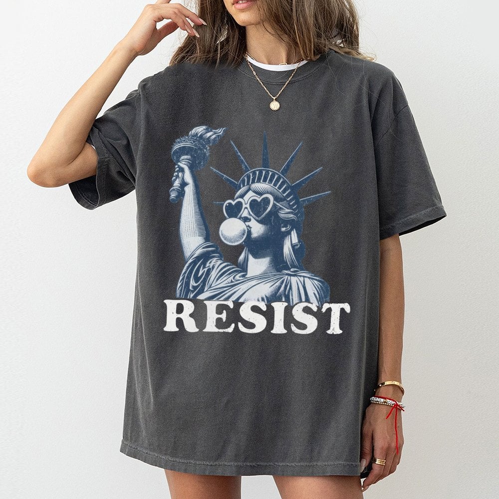 Resist T-Shirt | Statue of Liberty Bubblegum Pop Art Design | 100% Cotton Premium Tee | Feminist Statement Gift for Activists